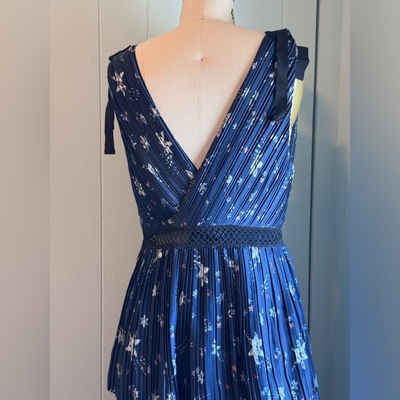 Self Portrait Deep V Navy Star Print Dress with 3 Tiered Skirt - Picture 4 of 8